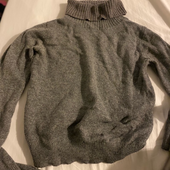 Brandy Melville gray turtleneck sweater - Picture 2 of 4